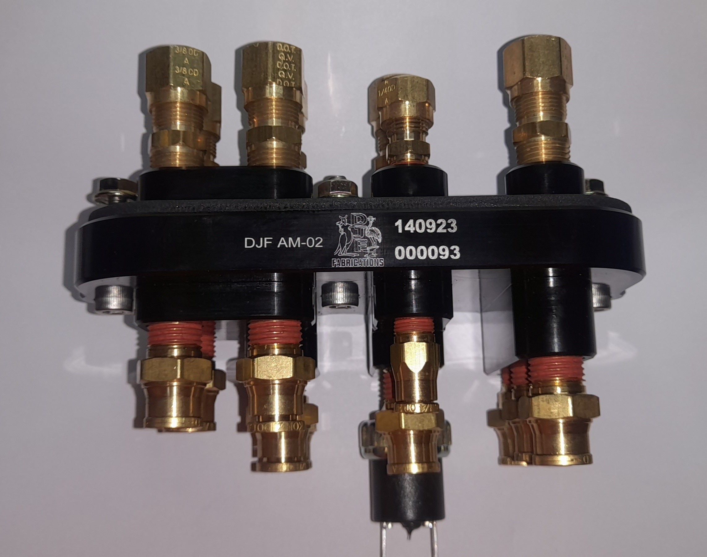 AIR MANIFOLD FOR FIREWALL ON ALL MACK MODELS AFTER 2008