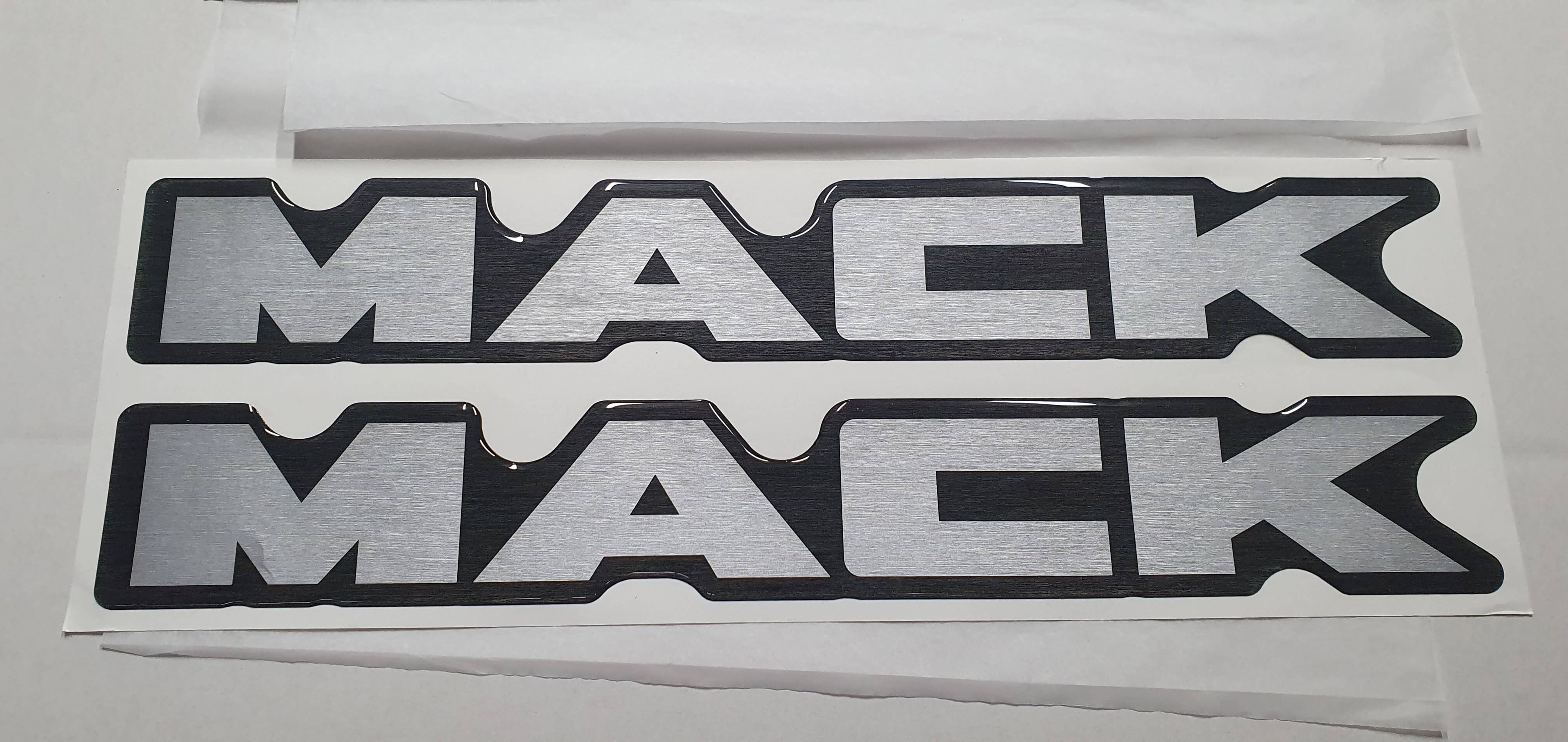 MACK Bonnet Decal (bubble top finish)