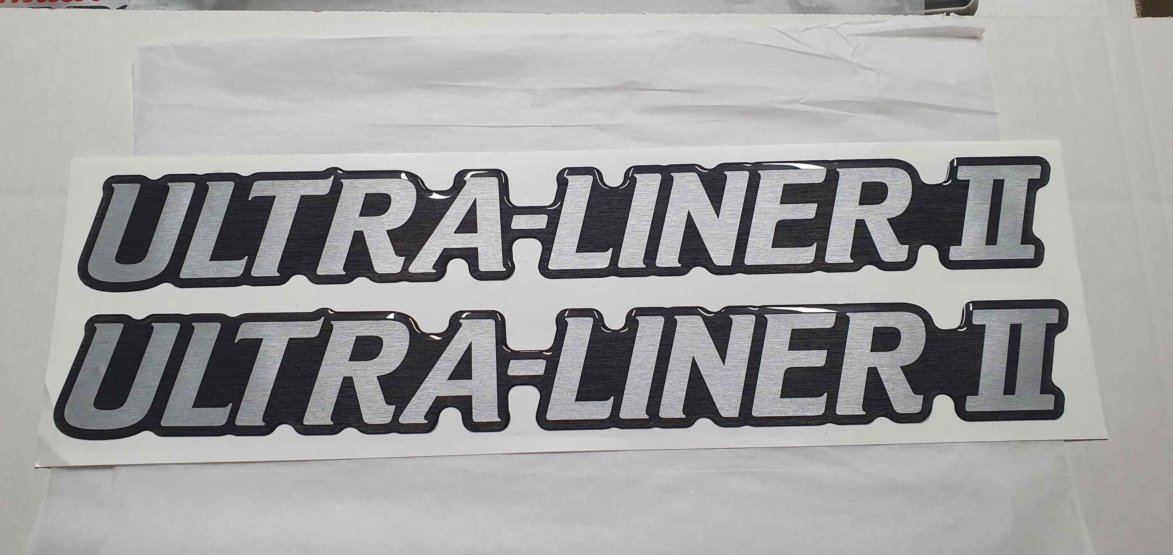 Mack ULTRALINER II Cab Decal (Bubble top finish)