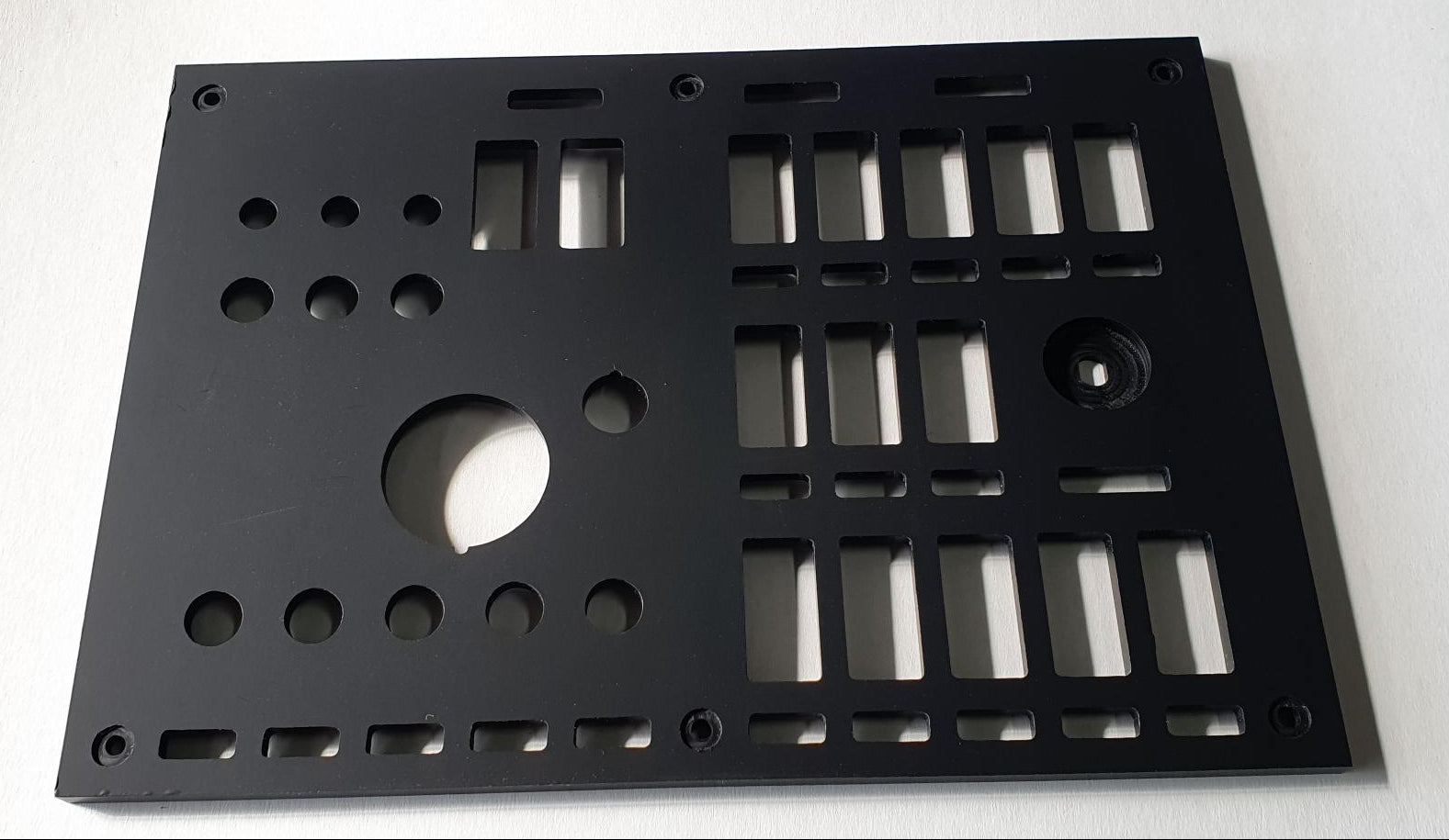 FLAT DASH MIDDLE PANELS TO SUIT ALL PRE 2002 MACK MODELS