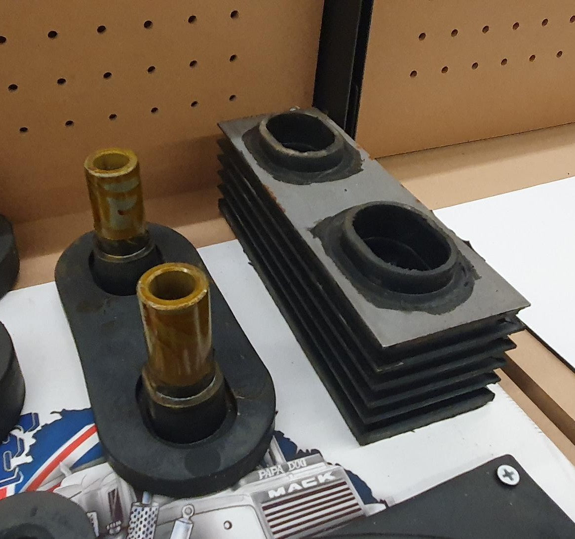 CH/VISION/TRIDENT FRONT ENGINE MOUNTS