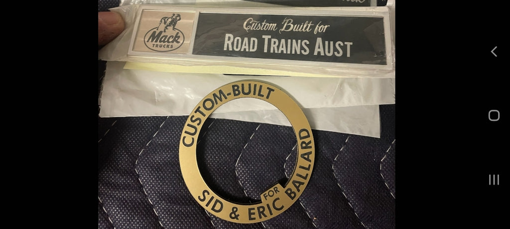 MACK R-SERIES HORN BUTTON AND CUSTOM PRINTED HORN RINGS